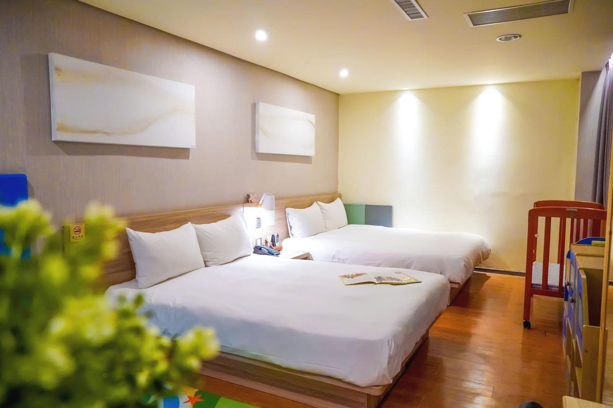 Smile 73 Hotel Taichung Eksteriør billede