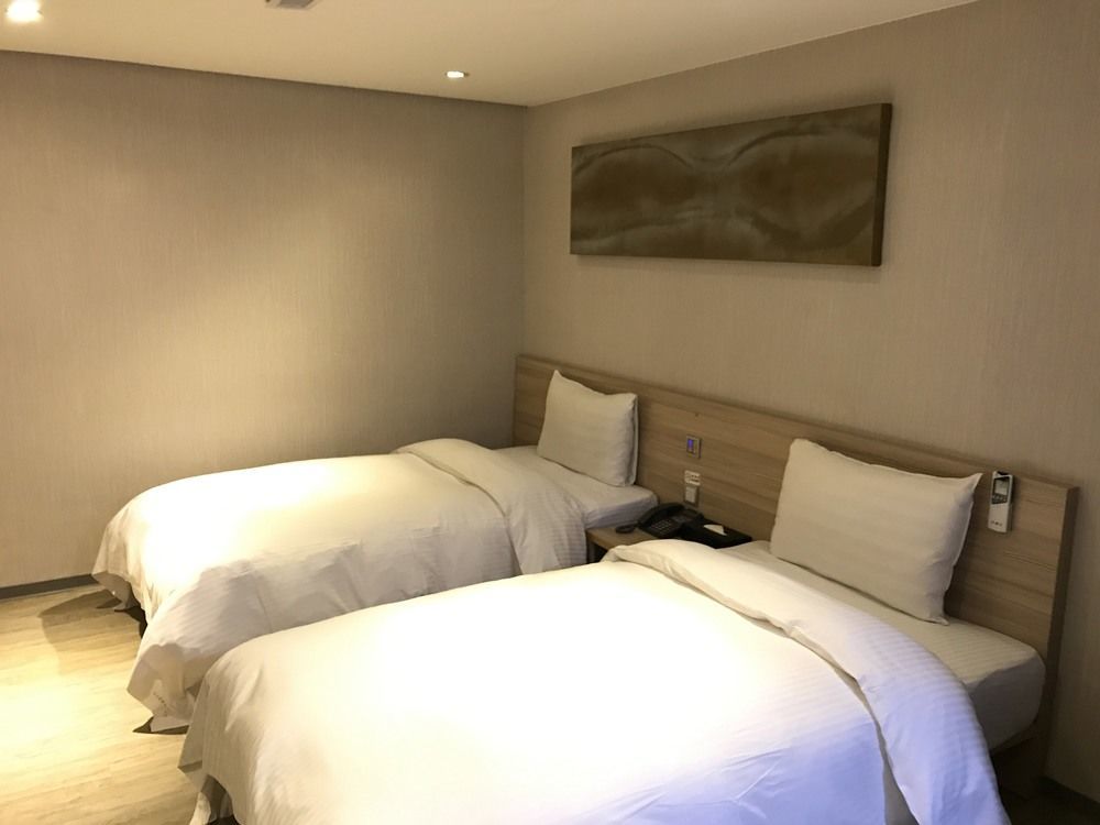 Smile 73 Hotel Taichung Eksteriør billede